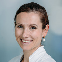 Porträt Dr. med. Magdalena Landgraf, Oberärztin Klinik für Anästhesiologie und Intensivmedizin, varisano Klinikum Frankfurt Höchst